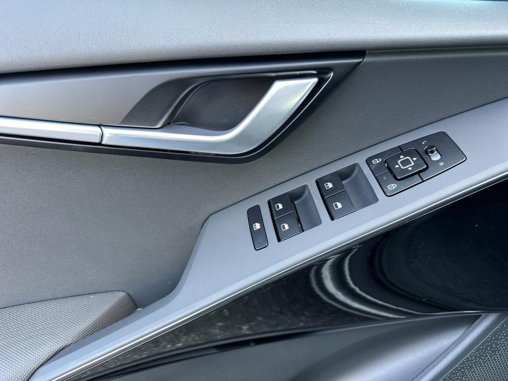 new 2025 Kia Niro Plug-In Hybrid car, priced at $36,140
