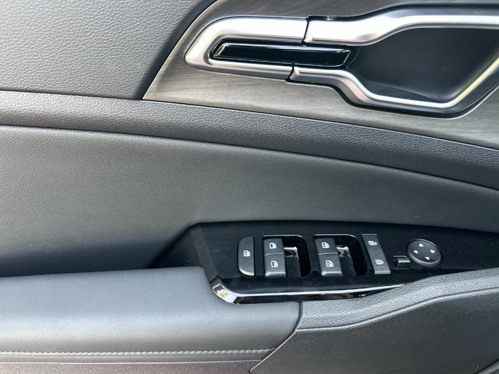 new 2025 Kia Sportage Plug-In Hybrid car, priced at $44,290