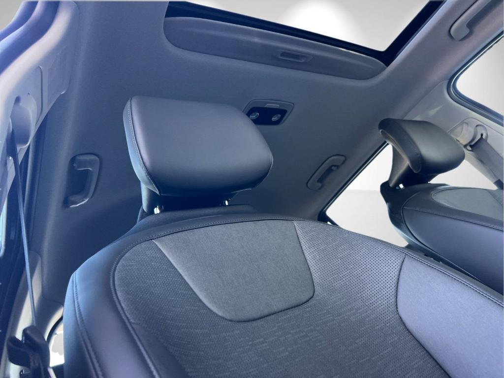 new 2025 Kia Niro car, priced at $37,155
