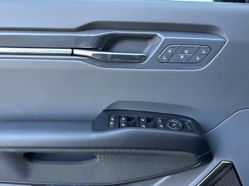 new 2026 Kia EV9 car, priced at $76,710