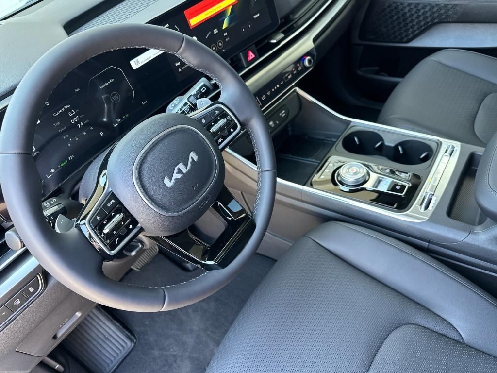 new 2026 Kia Carnival Hybrid car, priced at $55,285