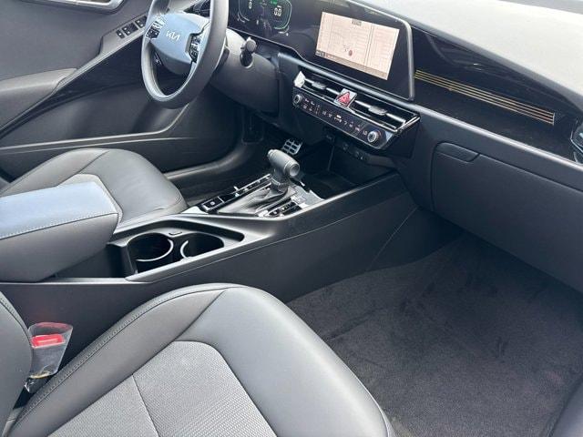 new 2025 Kia Niro car, priced at $32,353