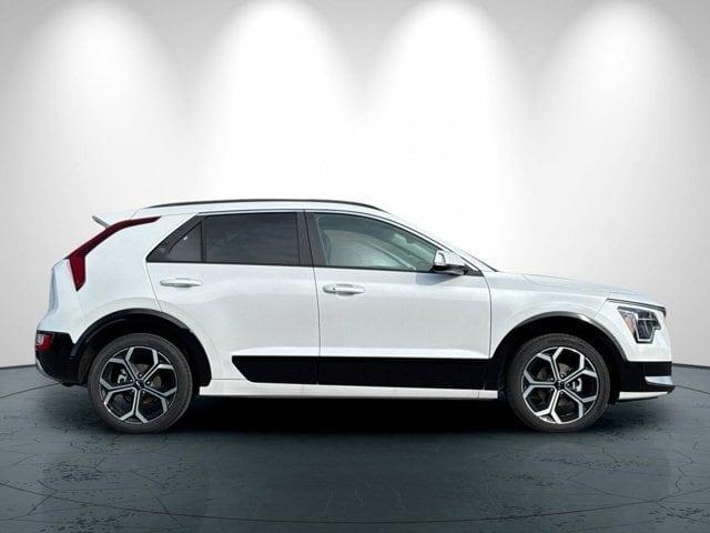 new 2025 Kia Niro car, priced at $32,353