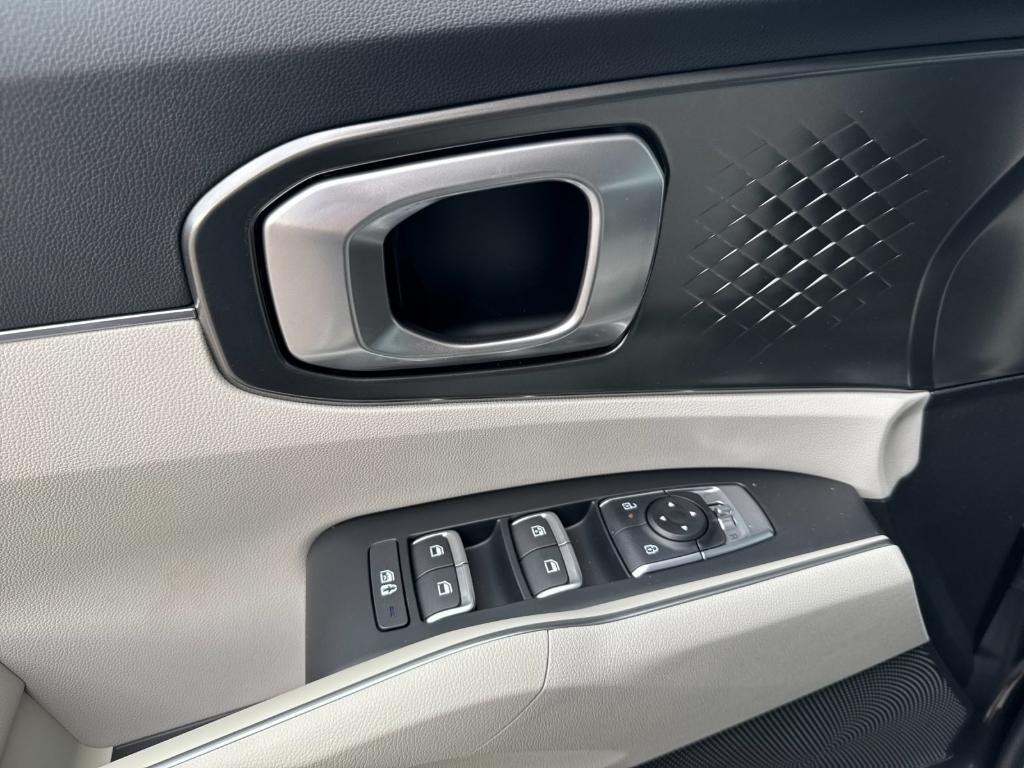 new 2025 Kia Sorento Hybrid car, priced at $40,370