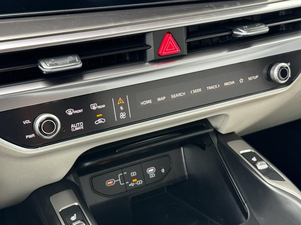 new 2025 Kia Sorento Hybrid car, priced at $40,370