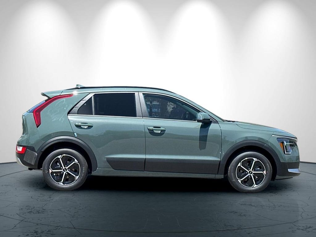 new 2025 Kia Niro Plug-In Hybrid car, priced at $36,060