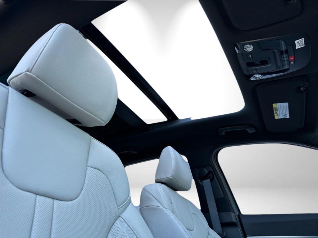 new 2025 Kia Sorento Hybrid car, priced at $48,530