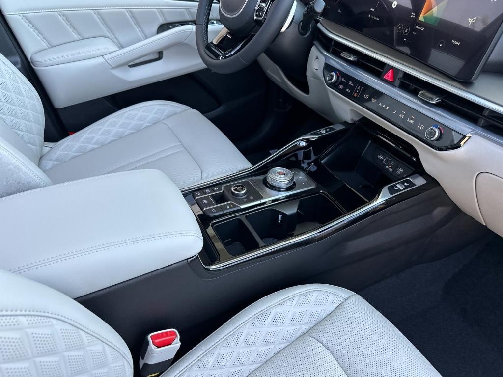new 2025 Kia Sorento Hybrid car, priced at $48,530
