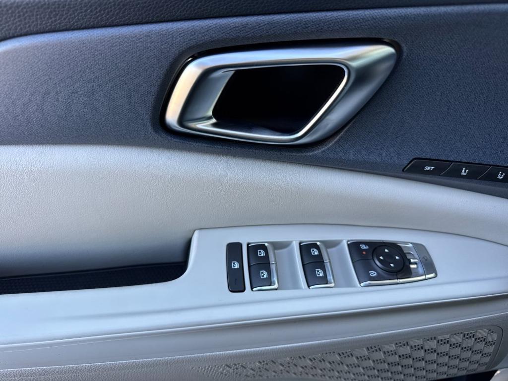 new 2026 Kia Carnival Hybrid car, priced at $45,520
