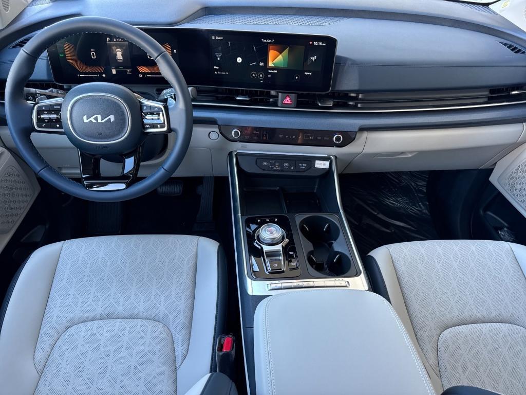 new 2026 Kia Carnival Hybrid car, priced at $45,520