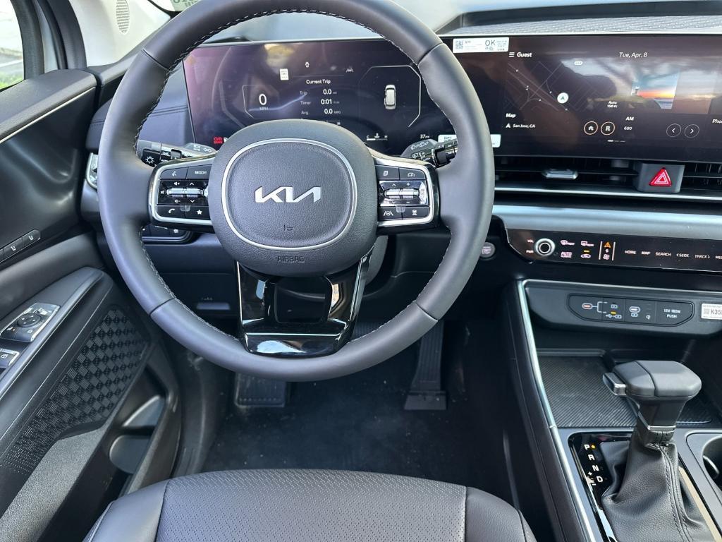 new 2025 Kia Carnival car, priced at $53,095
