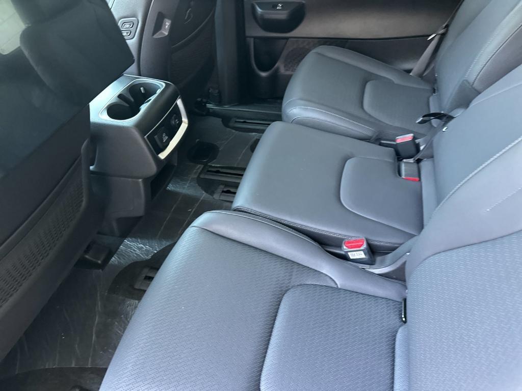 new 2025 Kia Carnival Hybrid car, priced at $57,670