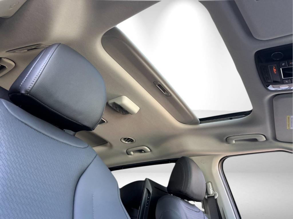 new 2025 Kia Carnival Hybrid car, priced at $57,670
