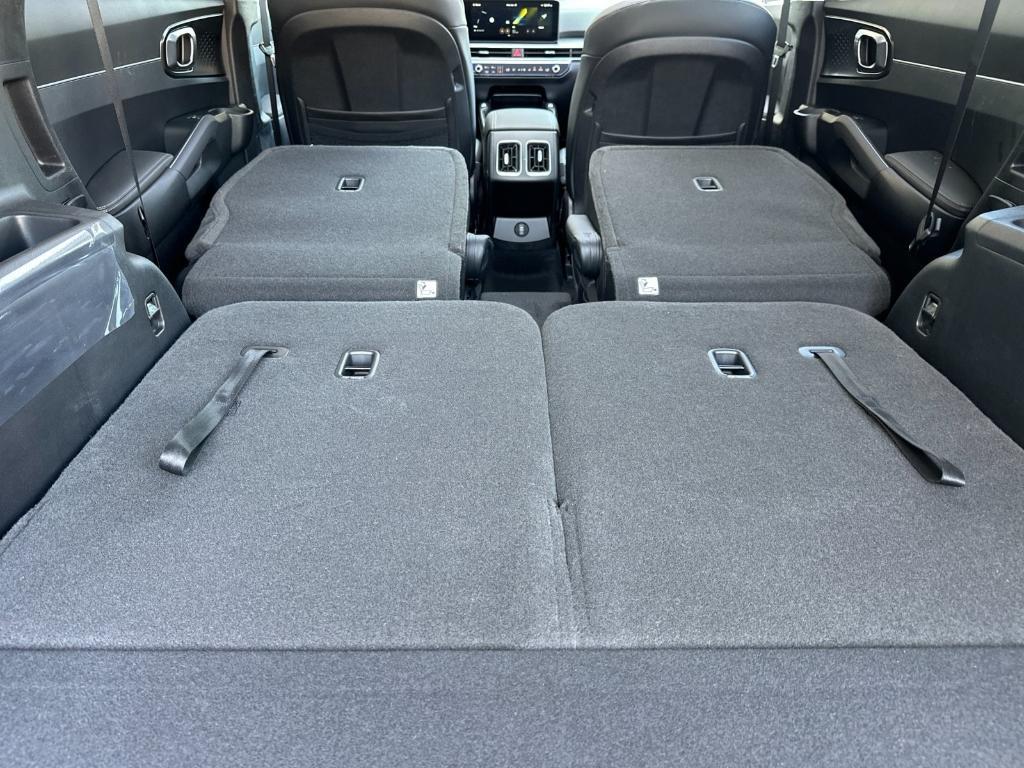 new 2025 Kia Sorento Hybrid car, priced at $42,125