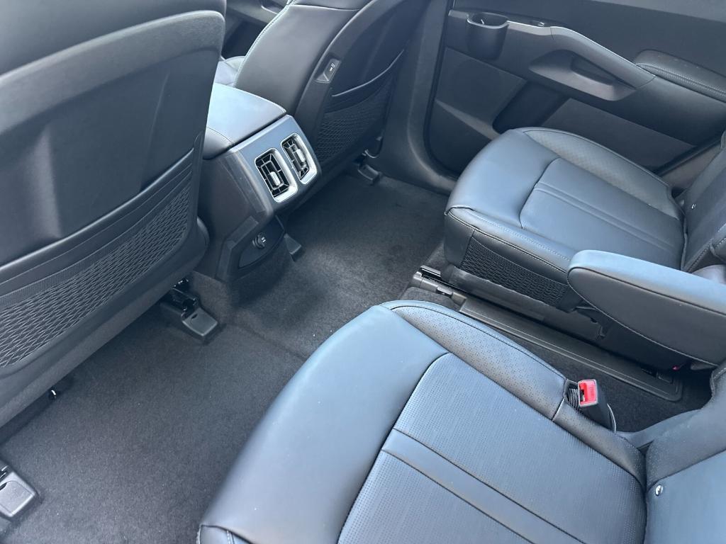new 2025 Kia Sorento Hybrid car, priced at $42,125