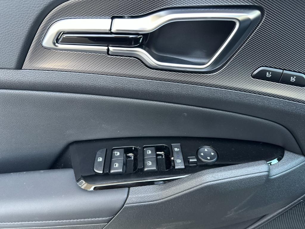 new 2025 Kia Sportage Hybrid car, priced at $39,755