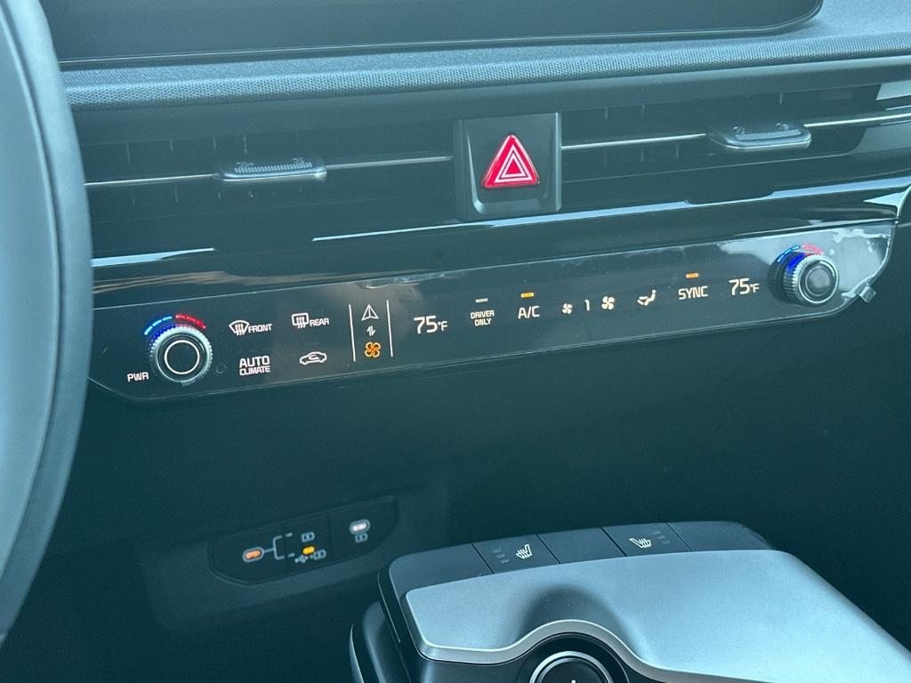 new 2025 Kia EV6 car, priced at $47,915