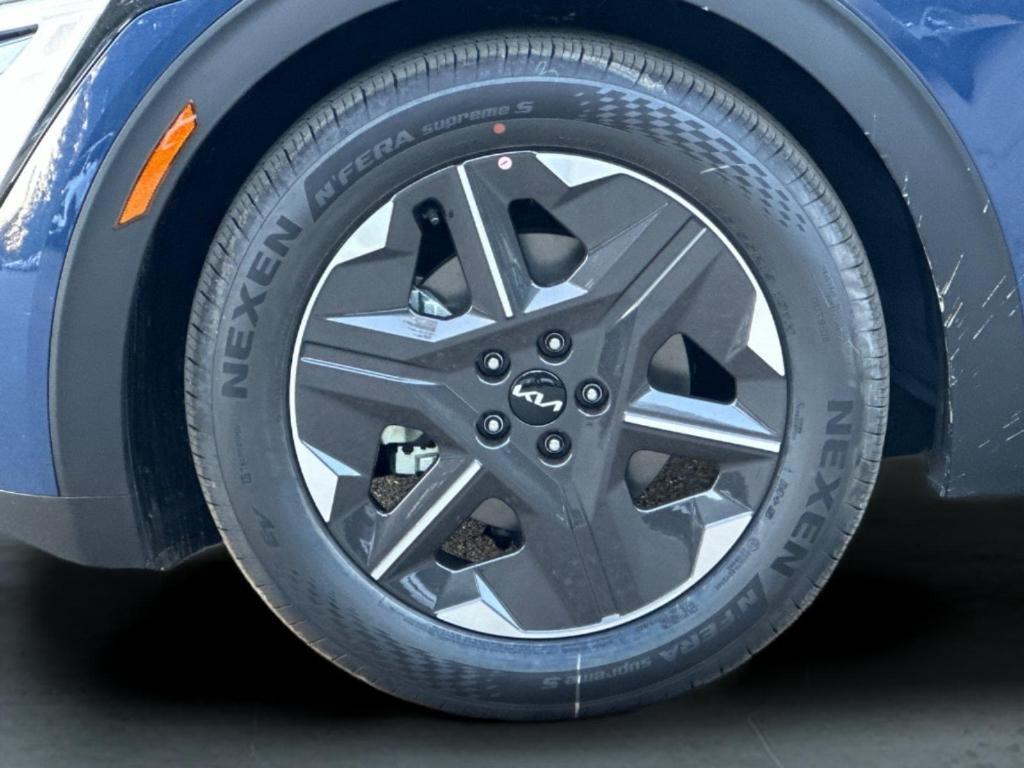 new 2025 Kia EV6 car, priced at $47,915