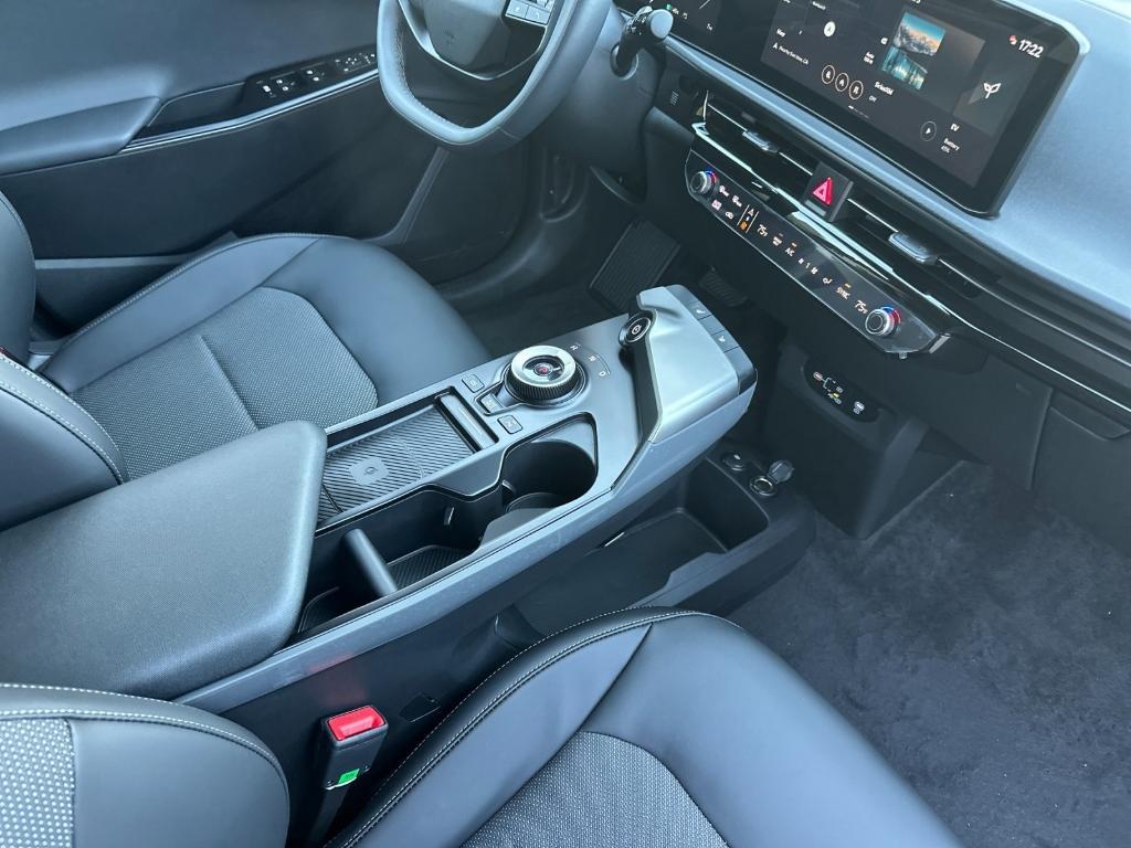 new 2025 Kia EV6 car, priced at $47,915