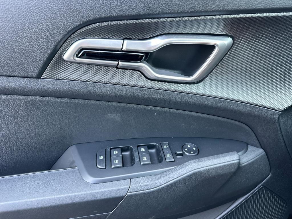 new 2025 Kia Sportage Hybrid car, priced at $30,755