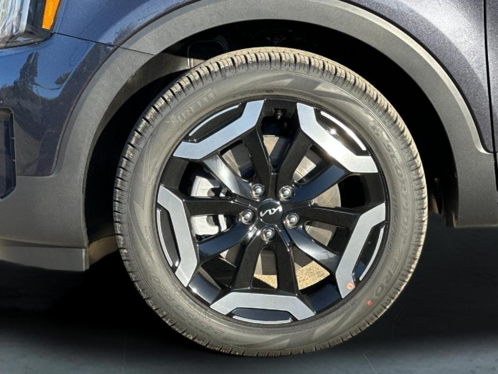 new 2025 Kia Telluride car, priced at $43,120