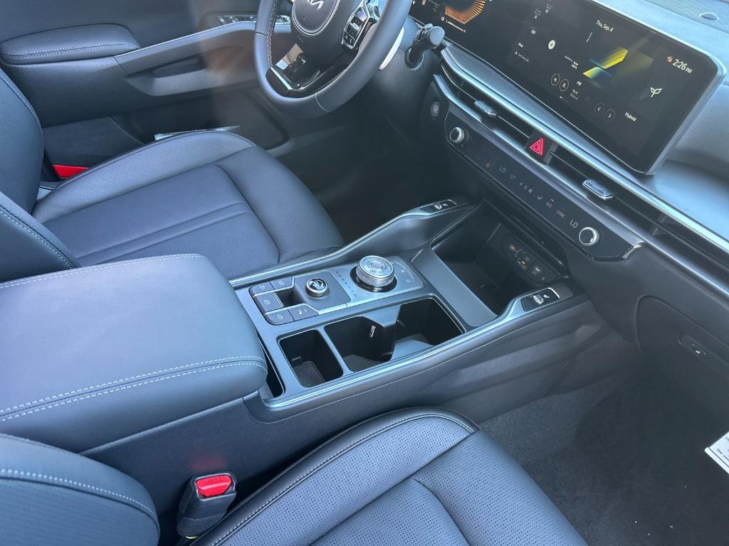 new 2025 Kia Sorento Hybrid car, priced at $42,190