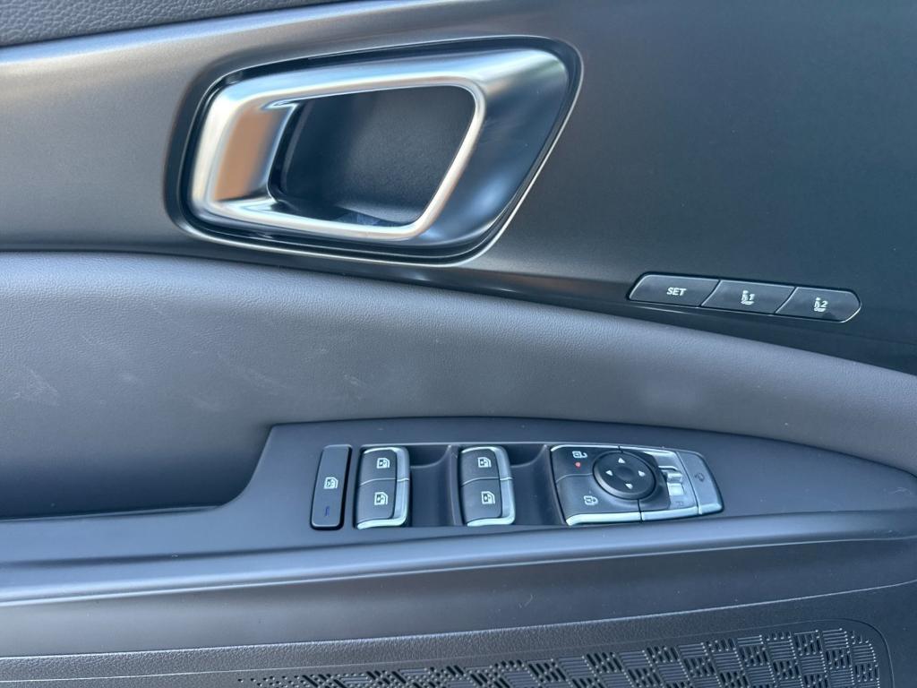 new 2026 Kia Carnival Hybrid car, priced at $50,870