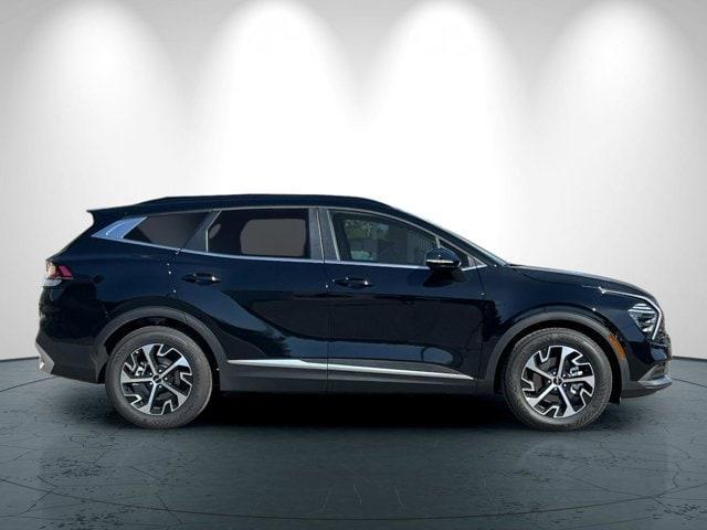 new 2025 Kia Sportage car, priced at $32,560