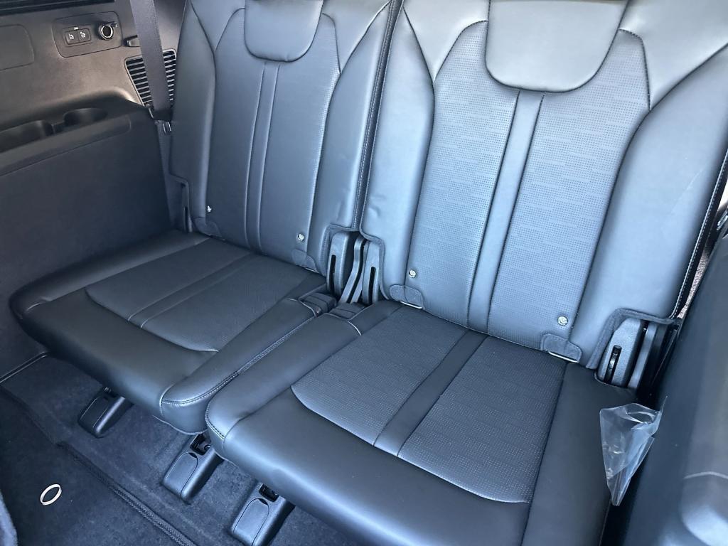 new 2025 Kia Sorento car, priced at $41,525