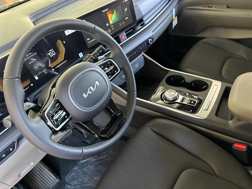 new 2025 Kia Carnival Hybrid car, priced at $44,700
