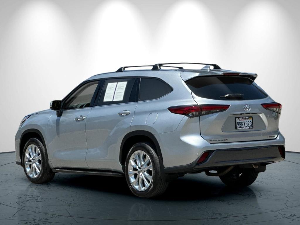 used 2022 Toyota Highlander car, priced at $40,998