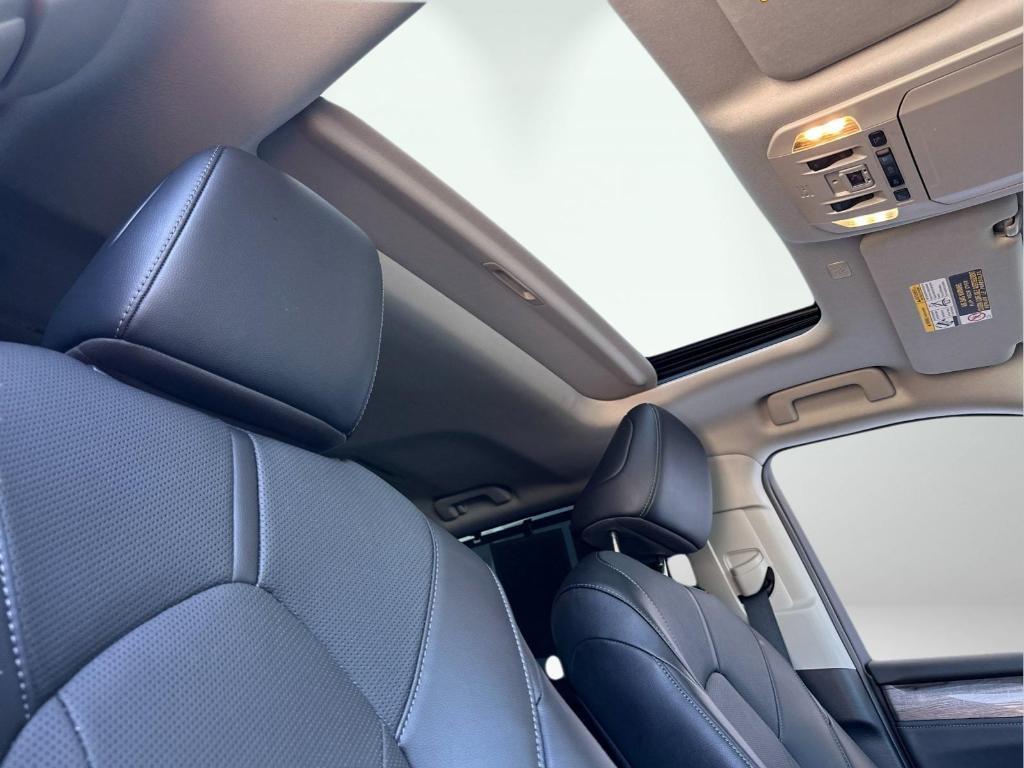 used 2022 Toyota Highlander car, priced at $40,998