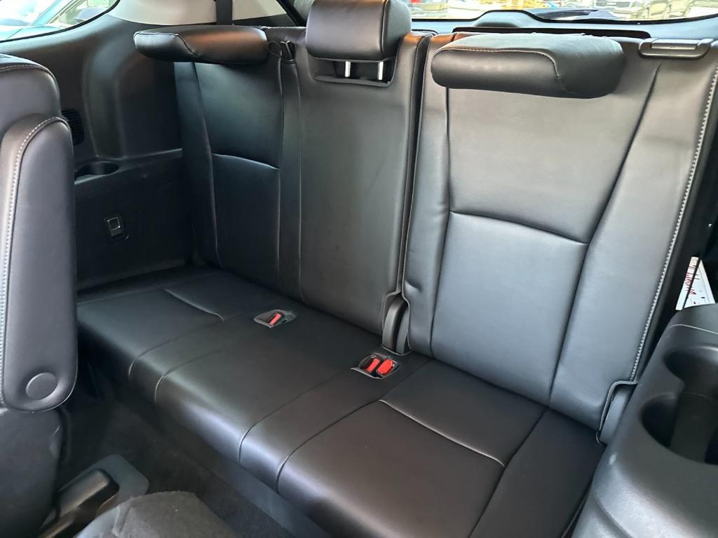 used 2022 Toyota Highlander car, priced at $40,998