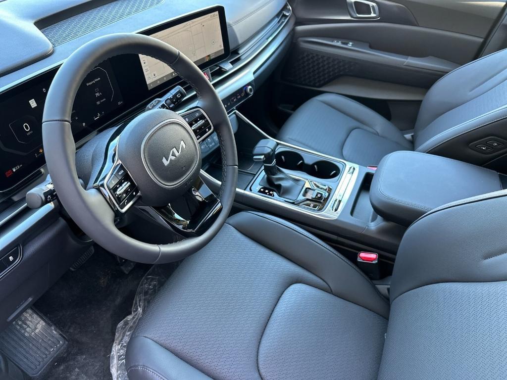 new 2025 Kia Carnival car, priced at $53,095