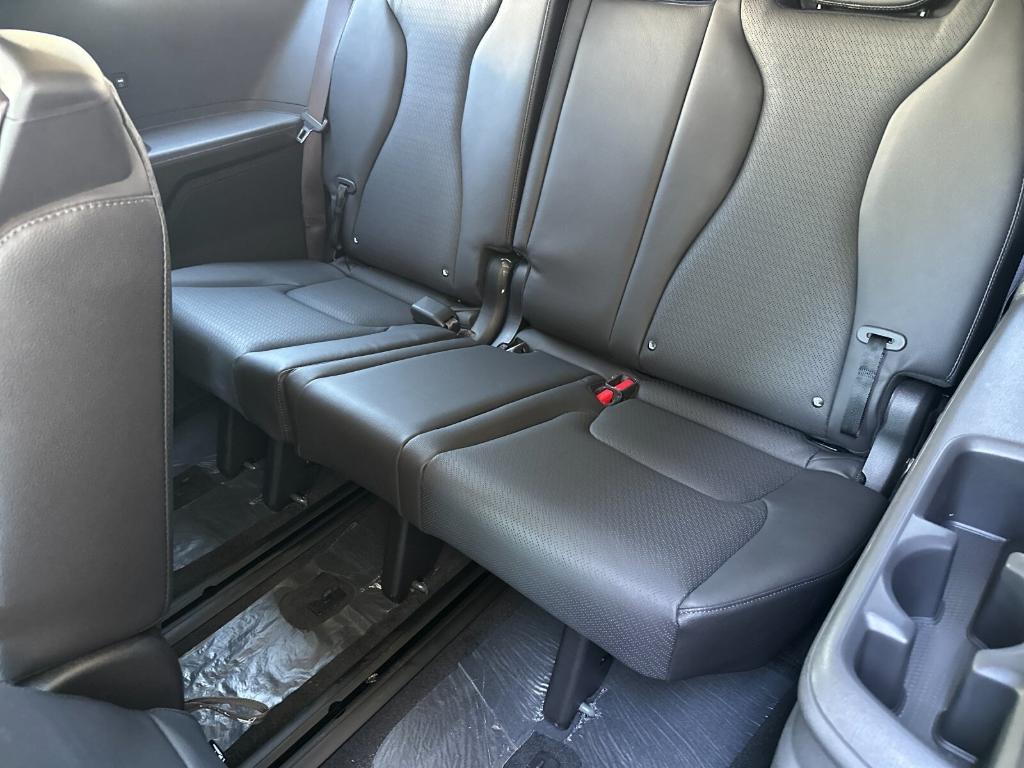 new 2025 Kia Carnival car, priced at $53,095