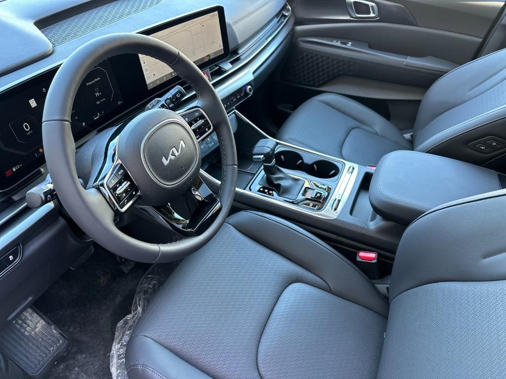 new 2025 Kia Carnival car, priced at $53,095