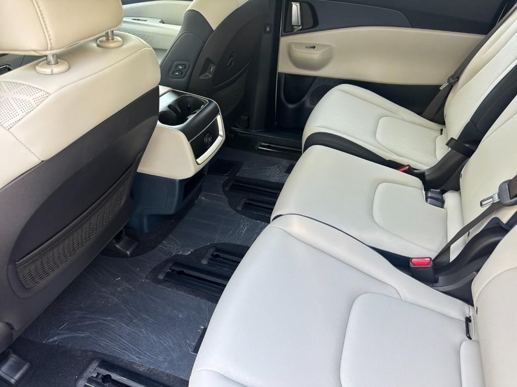 new 2025 Kia Carnival car, priced at $43,195