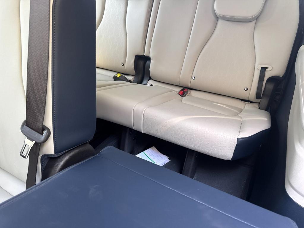 new 2025 Kia Carnival car, priced at $43,195