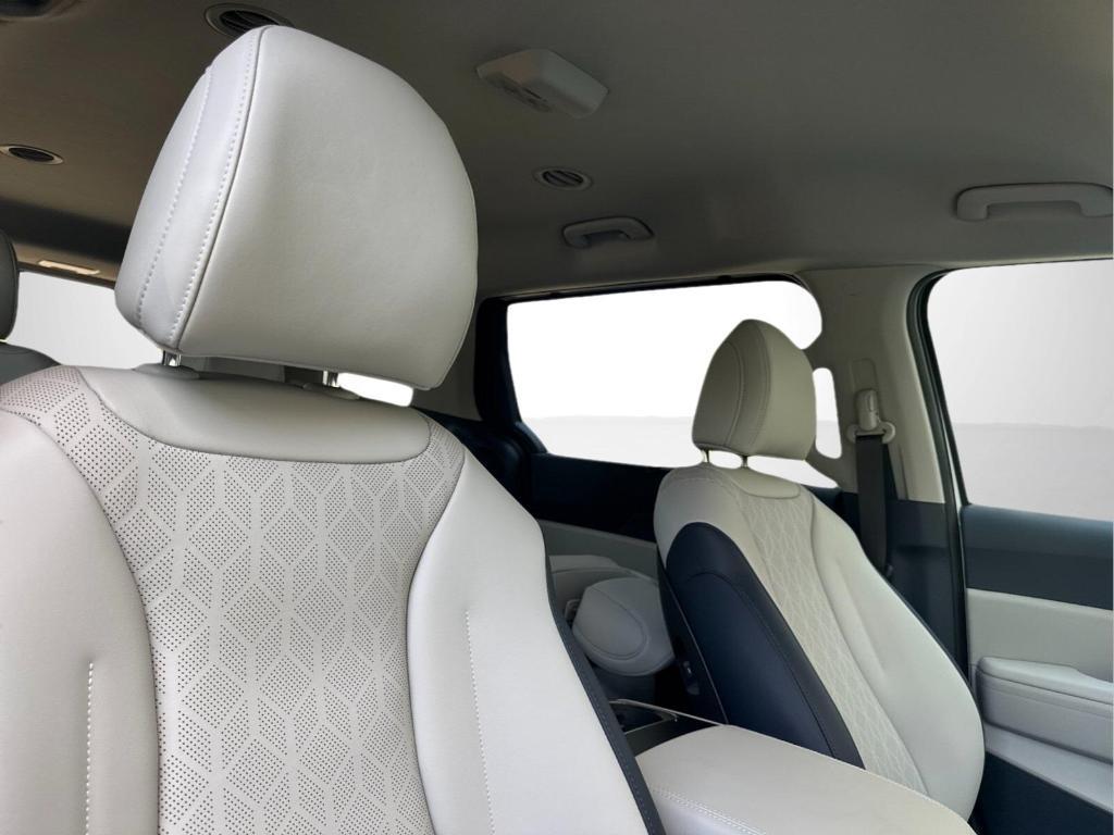 new 2025 Kia Carnival car, priced at $43,195