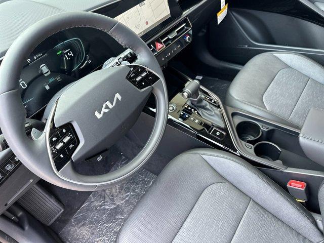 new 2025 Kia Niro car, priced at $35,010