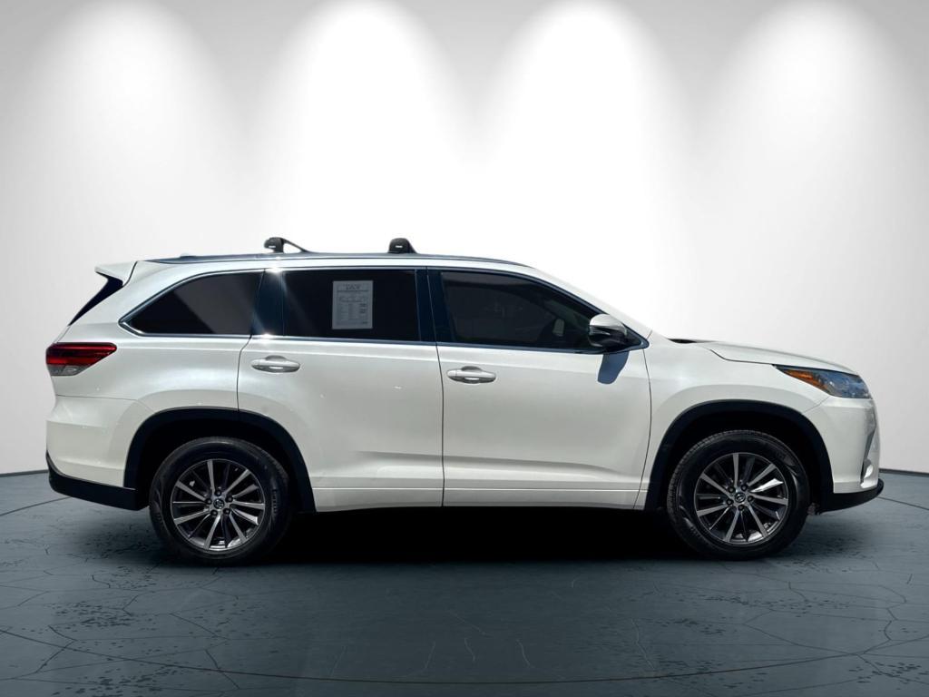 used 2018 Toyota Highlander car, priced at $21,995