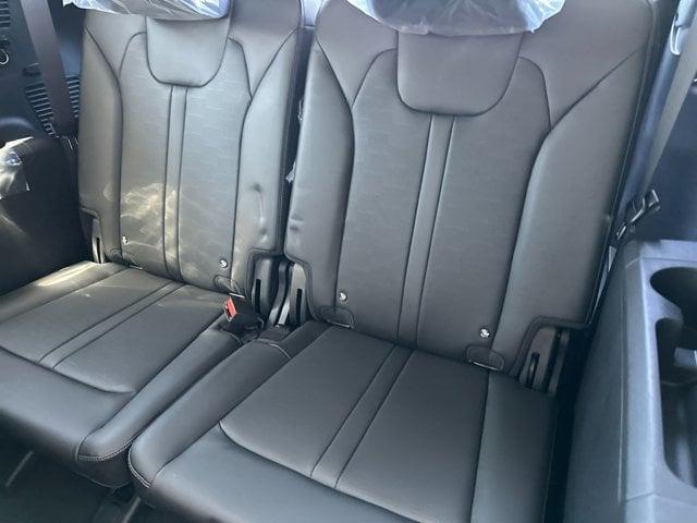 new 2025 Kia Sorento car, priced at $38,325