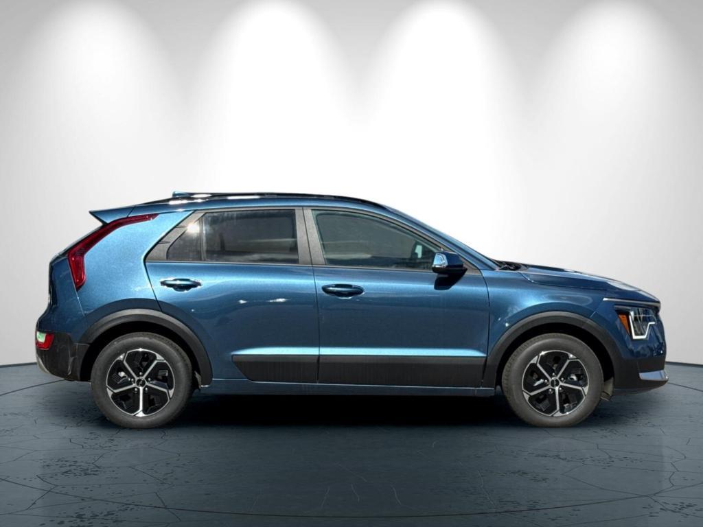 new 2025 Kia Niro car, priced at $31,575