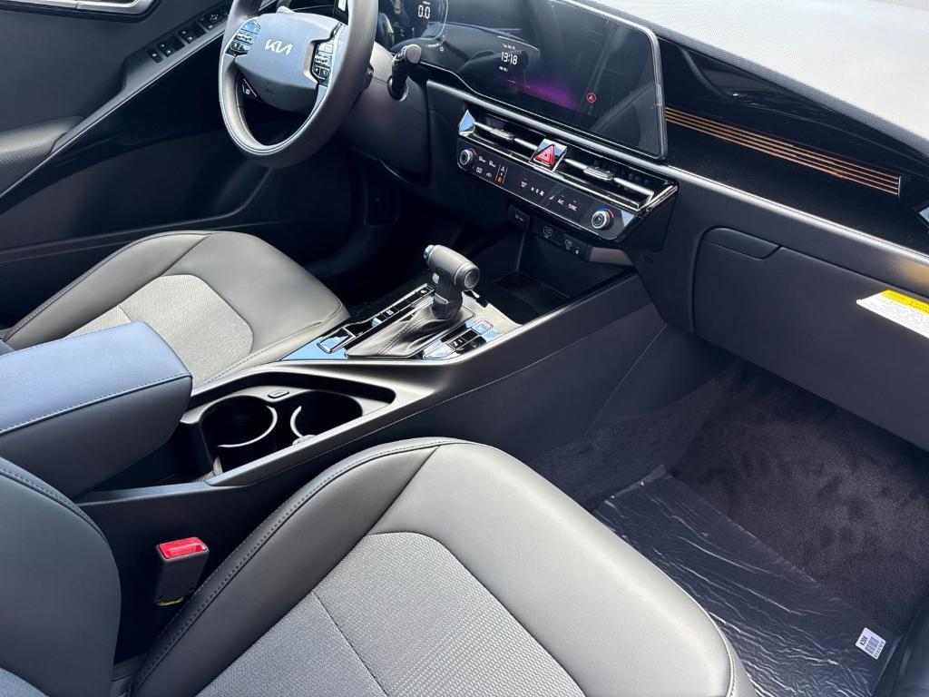 new 2025 Kia Niro car, priced at $31,575