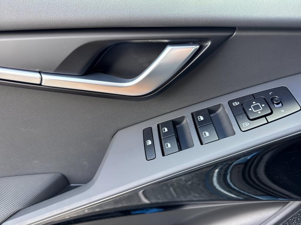 new 2025 Kia Niro car, priced at $31,575