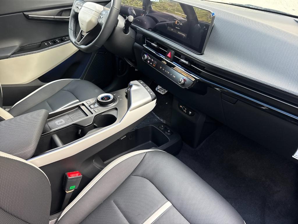 new 2025 Kia EV6 car, priced at $61,075