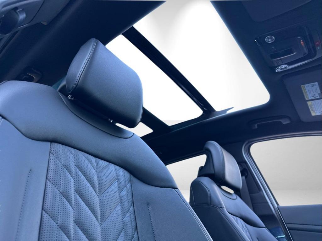 new 2025 Kia Sportage Plug-In Hybrid car, priced at $46,505