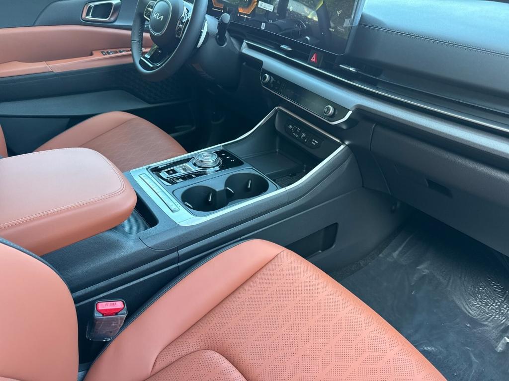 new 2026 Kia Carnival Hybrid car, priced at $44,890
