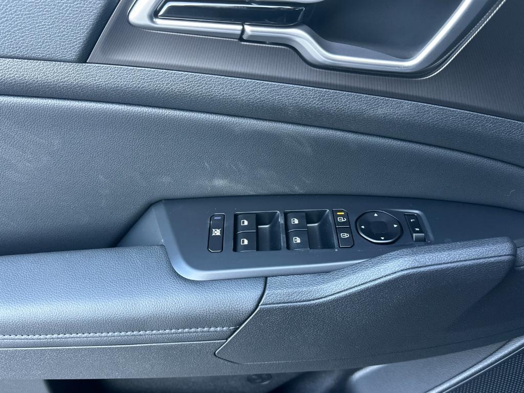 new 2026 Kia Sportage Hybrid car, priced at $35,990