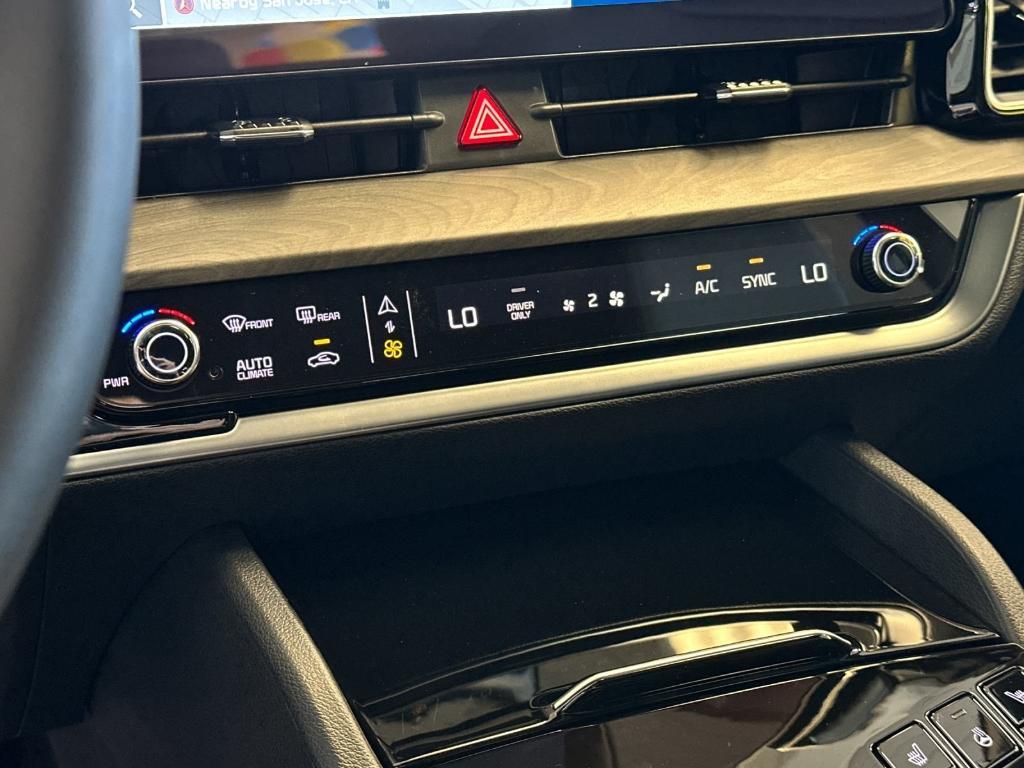 new 2025 Kia Sportage Plug-In Hybrid car, priced at $46,630